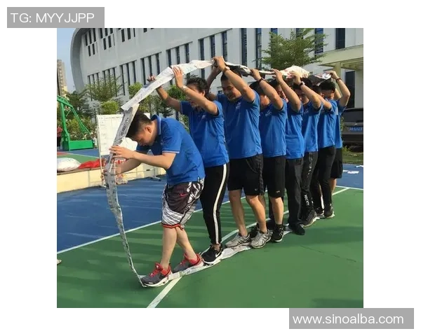 阿昆足球:探索这项运动背后的激情与梦想,见证球场上的传奇时刻 阿昆足球:探索这项运动背后的激情与梦想,见证球场上的传奇时刻